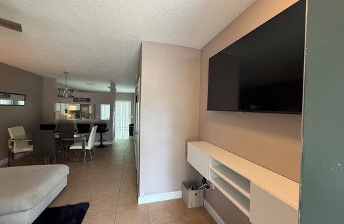 Meadow Pointe House | Charming Townhome in Sunny Wesley Chapel.