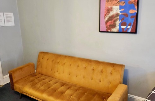 West Philadelphia Apartment | Charming University City Studio Retreat: Modern Comforts in Historic Walnut Hill