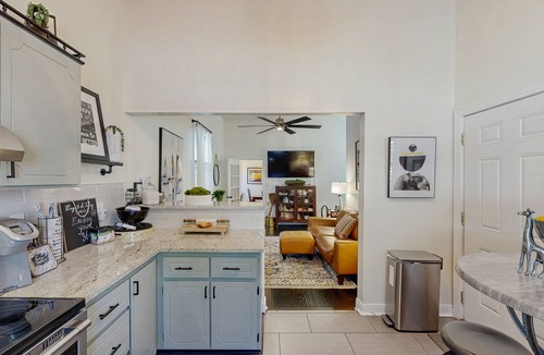 Dixon Park House | Charming Victorian home with modern comforts & steps from parks