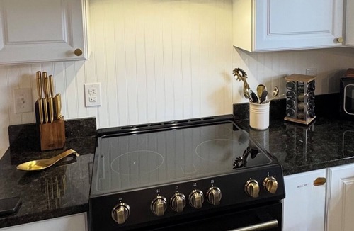 Franklin Villa | Charming Villa mins to Leipers Fork, Historic Franklin, Southall Farm & Inn.