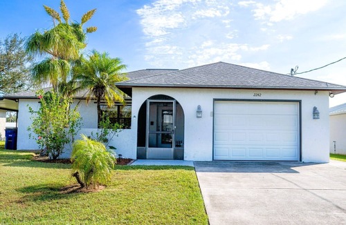 Fort Myers Shores House | Charming waterfront vacation home with sea access!