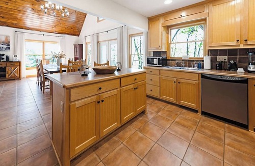 Gainesville House | Charming Waterfront Retreat. deep-water dock