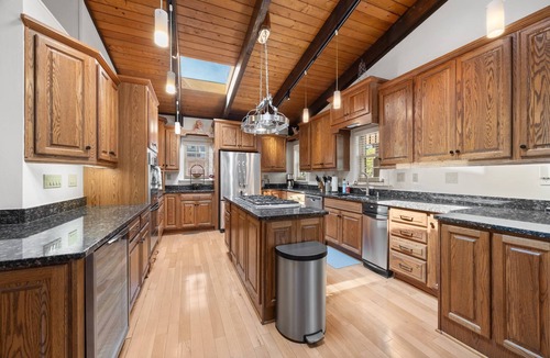 Buford House | Charming Weekend Escape | Private Dock | Lake Lanier | Waterfront | Grass-to-Water Dock Access!
