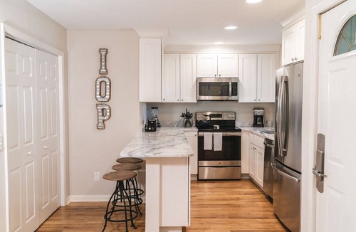 Twin Oaks House | Charming Wild Dunes Cottage with free golf cart