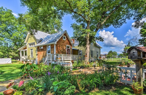 Cleveland Cottage | Charming 'Yellow Bird' Historic Cleveland Cottage