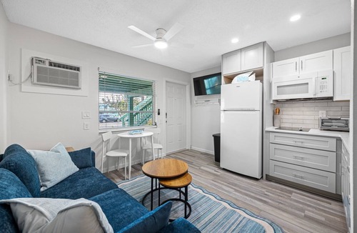 Belleair Beach Condo | 🌊Chateau 2E: Remodeled condo on Belleair Beach Great Discounts!