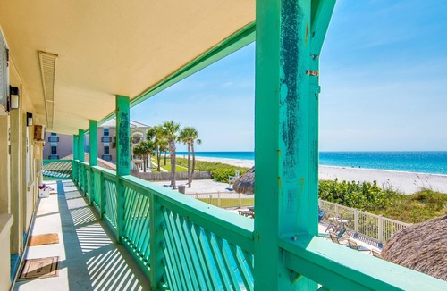 Belleair Beach Condo | Chateau 5W Beachfront Bliss: Stylish Condo in Belleair Beach