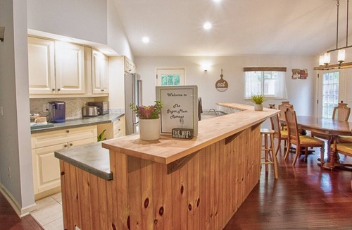 McDonald House | Chattanooga Country Home + Large Pool + Firepit + Ping Pong Table + WiFi+SmartTV
