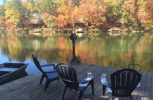 Mountain Rest Cabin | Chattooga Lakefront Cabin w/ Hot Tub + Pvt. Dock!