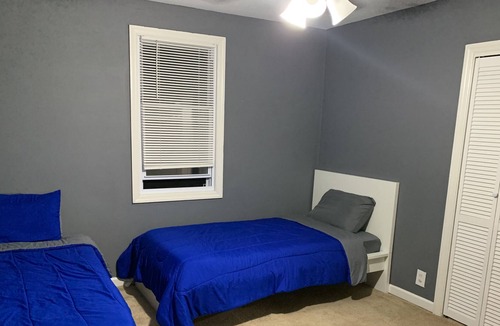 Gloucester City House | Cheerful 3BR Single House w Relaxing Pink Loft !