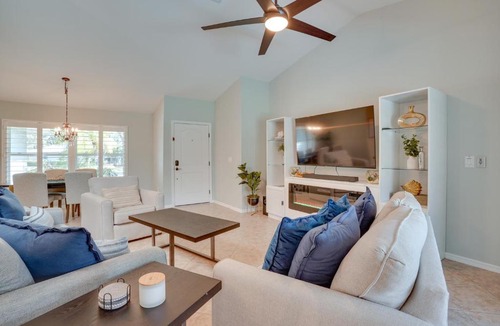 Three Oaks House | Cheery Fort Myers Vacation Rental with Private Pool!