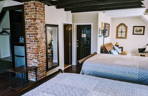 Atlantic City Hotel | Chelsea Pub & Inn