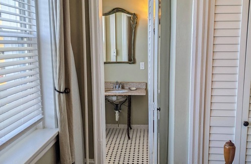 Atlantic City Hotel | Chelsea Pub & Inn