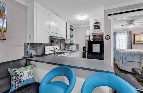 North Myrtle Beach Villa | Cherry Grove Escape l 1BR CB101 l Steps from Ocean
