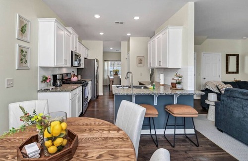 Chapin House | Cherry Meadow 5BR Escape | Outdoor Fireplace