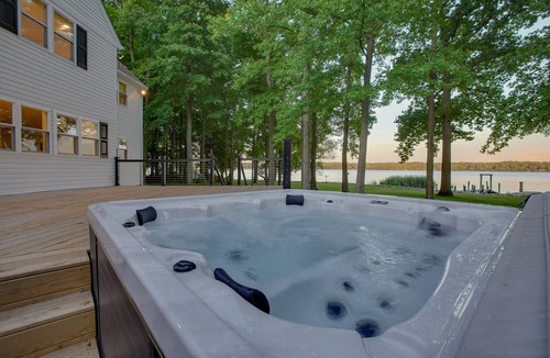 Elkton House | Chesapeake Point | Waterfront w/HOT TUB + Beach!