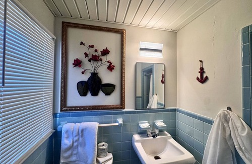 Chesterfield Hotel | Chesterfield Hotel by OYO Hwy 9