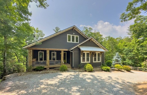 Pisgah Forest House | Chestnut Cottage Luxury w/Fireplace