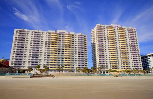 Brush - Stewarts Resort | Chic 1-bedroom Deluxe Suite in fabulous Daytona Beach!