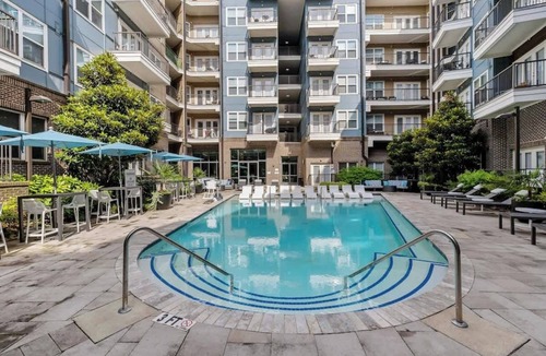 Cherry Apartment | Chic 1BR Retreat | Pool, Gym, W/D | 5 Min to DT