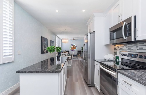 Pineapple Grove Arts District House | Chic 1BR Steps to Atlantic Ave & Beach