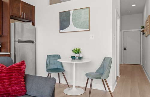 Fairmount Apartment | Chic 1BR Unit - Walk to Met - Direct Subway to MAJOR INTERNATIONAL SPORTING EVENT