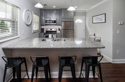 Villa Heights Apartment | Chic 2BR Duplex ~Close to NoDa, Uptown, Light Rail