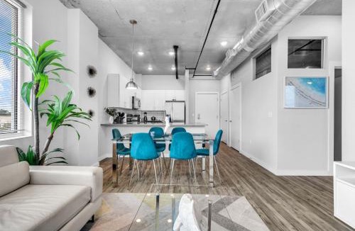 St. Petersburg - Clearwater Apartment | Chic 2BR Getaway Walk to Breweries and Art Walk