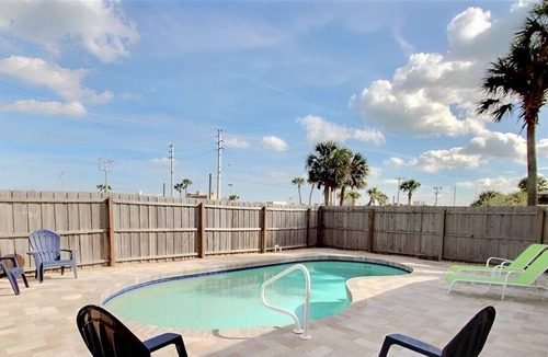 Ortona Park House | Chic 4BR Vibrant House for Families! Free Parking