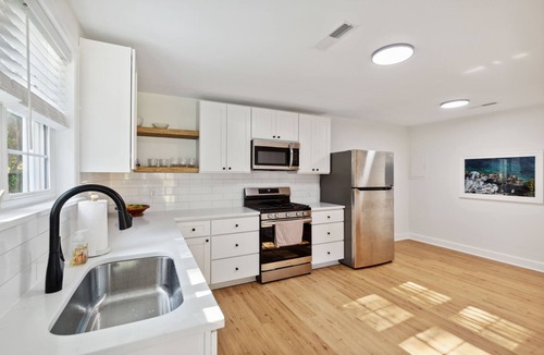 West Ashley House | Chic and Comfy Home - Close to Downtown & Beach