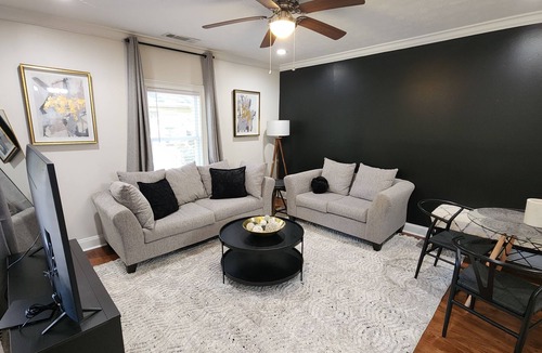 East Atlanta House | Chic Bungalow in East Atlanta
