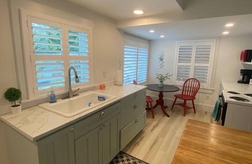 Vamo Cottage | Chic cottage, Vamo area, close to beaches, pet friendly, kayaks
