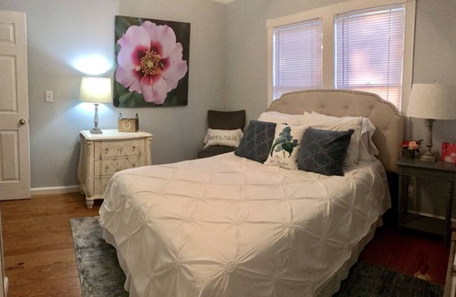 Sanford House | Chic Farmhouse - Sleeps 8 - near Orlando