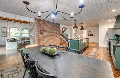 Highlands House | Chic Highlands Cabin Retreat w/Deck + Office!