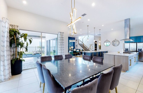 Reunion House | Chic Mansion with Games Room