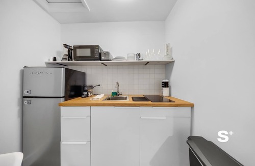 Seybold Apartment | Chic Miami Studio | Gym, BBQ, Free Parking