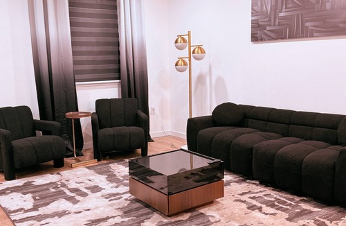 Camp Springs House | Chic+Modern 4br 3 floors Gem - Near Andrews AFB & DC
