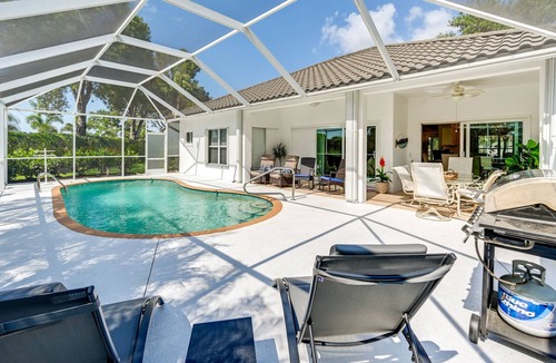 Falcons Glen House | Chic Naples Home w/ Lanai in Golf Community!