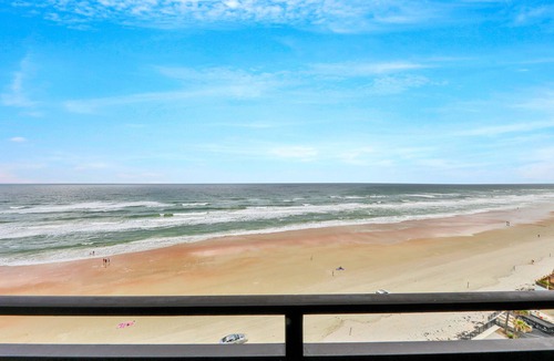 Daytona Beach Condo | Chic Oceanfront Condo w/ Shared Pool, Free WiFi, Central A/C, & Balcony