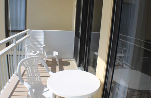 Marco Island Condo | Chic One Bedroom Beachfront Condo