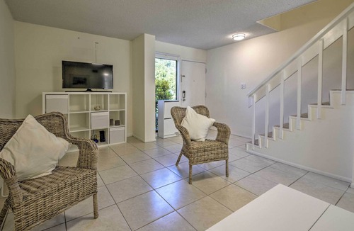 Ormond Beach House | Chic Ormond Beach Townhome w/ Grill & Shared Pool!