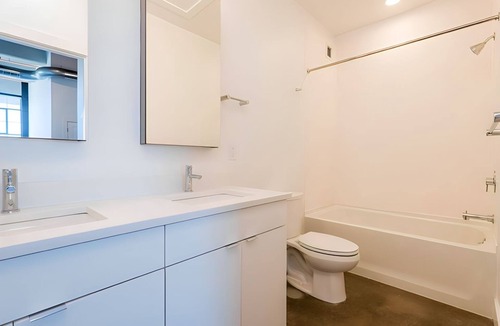 Norris Square Apartment | Chic professional Fishtown studio sublet with rooftop pool,