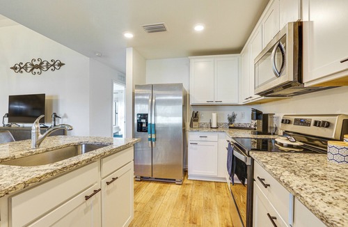Biggar House | Chic Retreat w/Lanai in Fort Myers!