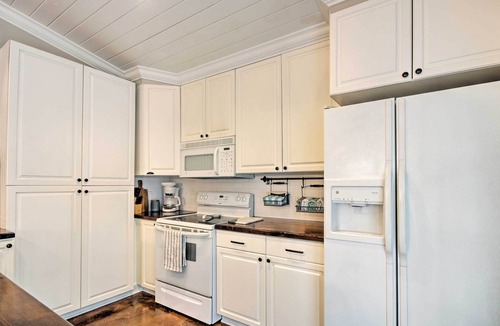 South Gate Ridge Cottage | Chic Sarasota Cottage: Near Beaches & Downtown!