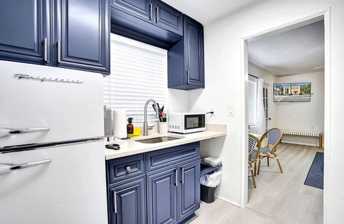 Lake Worth Apartment | Chic Studio | Walk to Downtown Lake Worth Beach