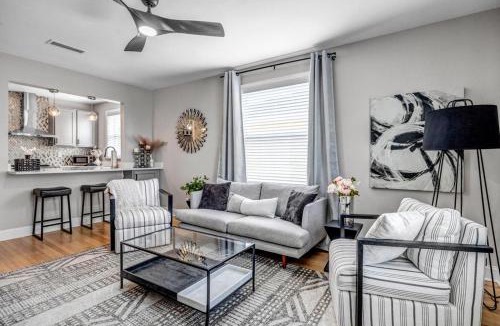 Southbank Apartment | Chic Waterfront Apartment in Downtown San Marco