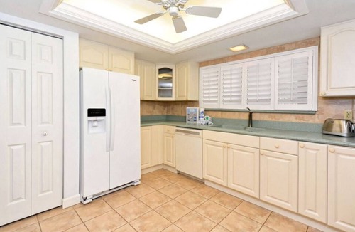Siesta Key Condo | Chinaberry 436 - 2 Bedroom Condo with Private Beach with lounge chairs & umbrella provided, 2 Poo.
