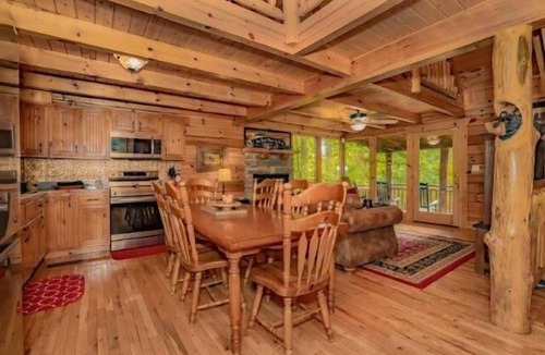 Gatlinburg Cabin | Chipmunk Corner - No Pet Fee