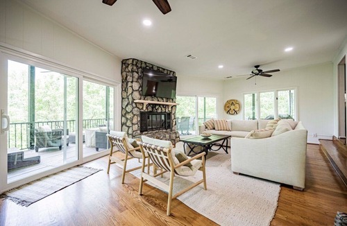 Silver Point House | CHL Chateau-Mins from Hurricane Marina