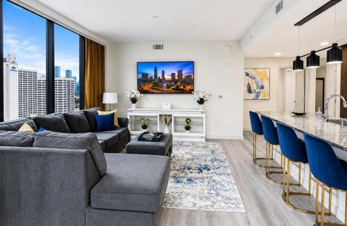 Peachtree Center Apartment | City Blue Luxury 2BR Highrise Year-Round Pool Balcony Skyline Views